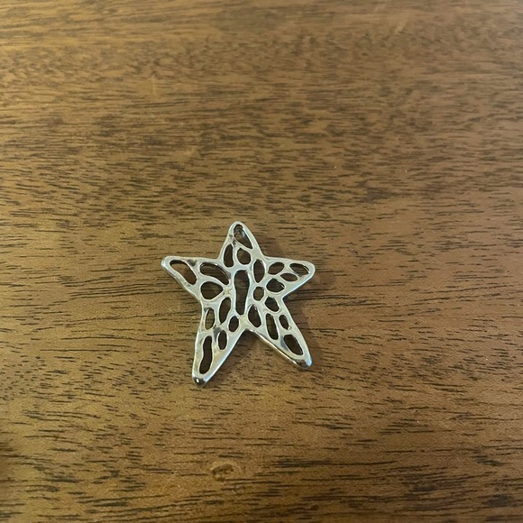 Sterling Silver Star Charm. - Picture 1 of 3